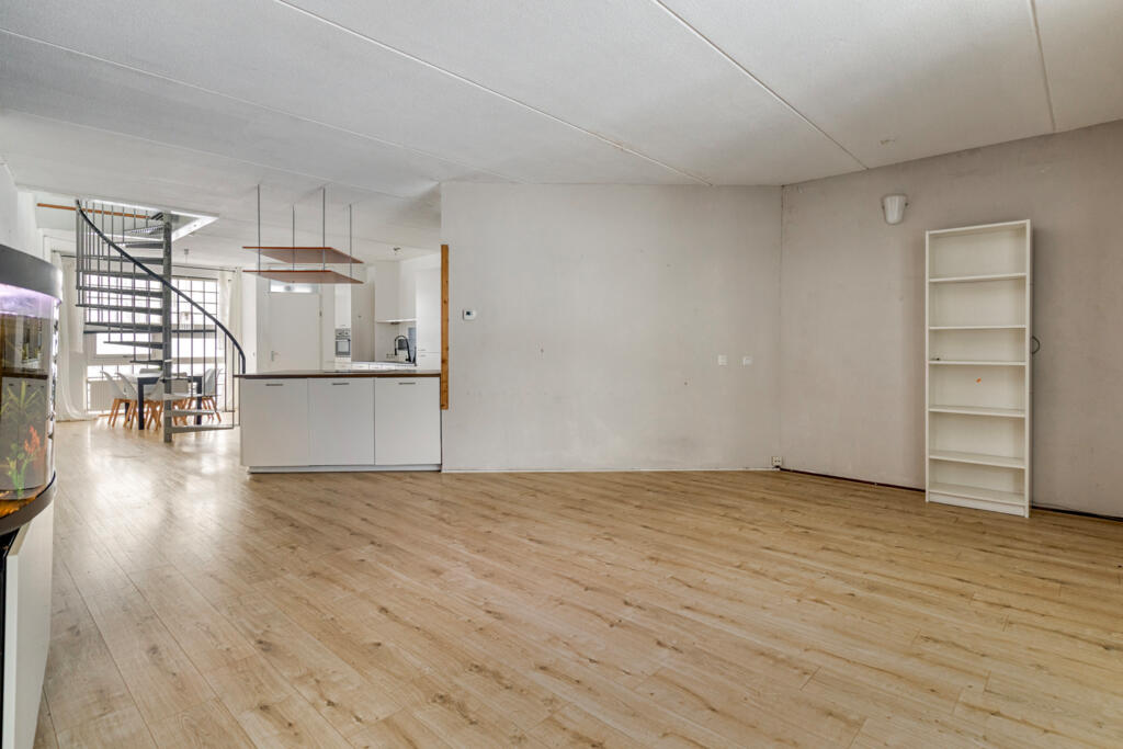 Tussenwoning te koop: Duke Ellingtonstraat 4, Almere