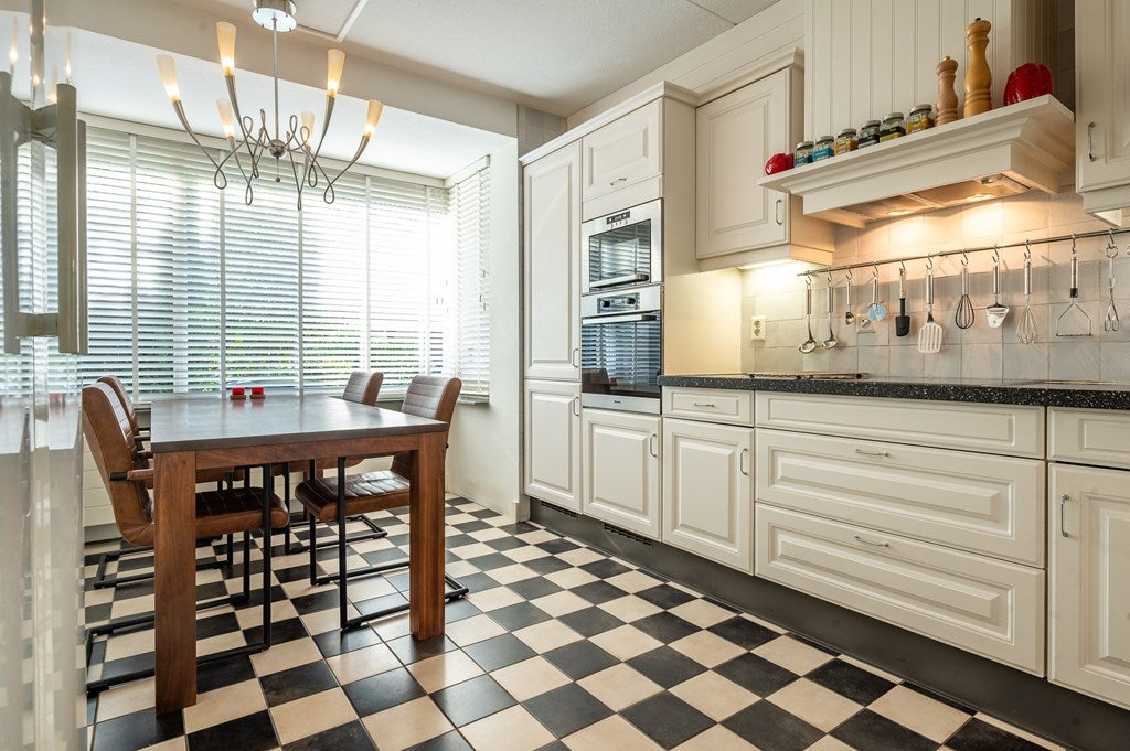 Tussenwoning te koop: Sprietzeil 32, Almere