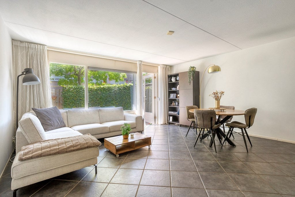 Tussenwoning te koop: Papyrussingel 48, Maastricht