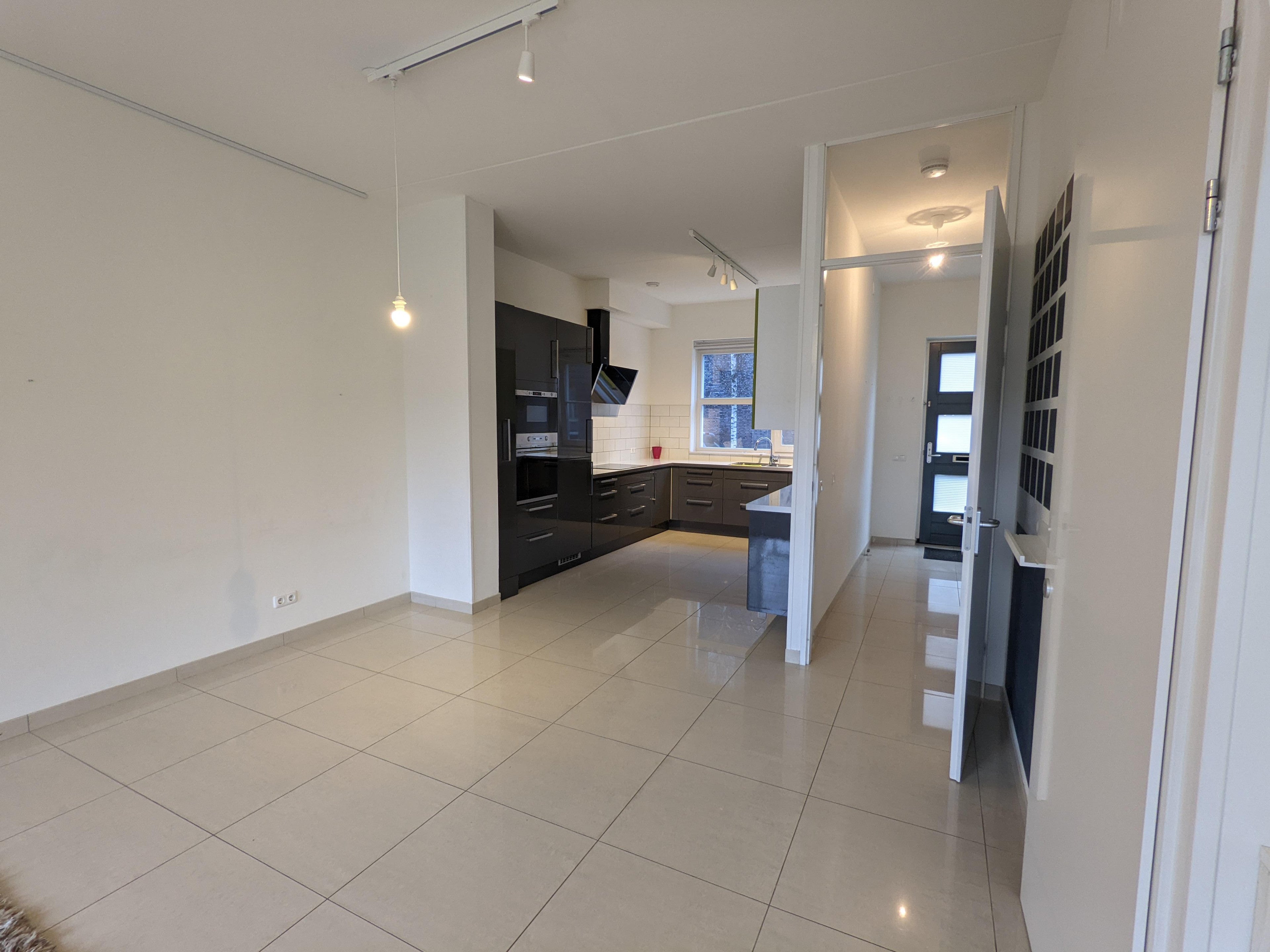Tussenwoning te huur: Nederlandstraat 63, Almere