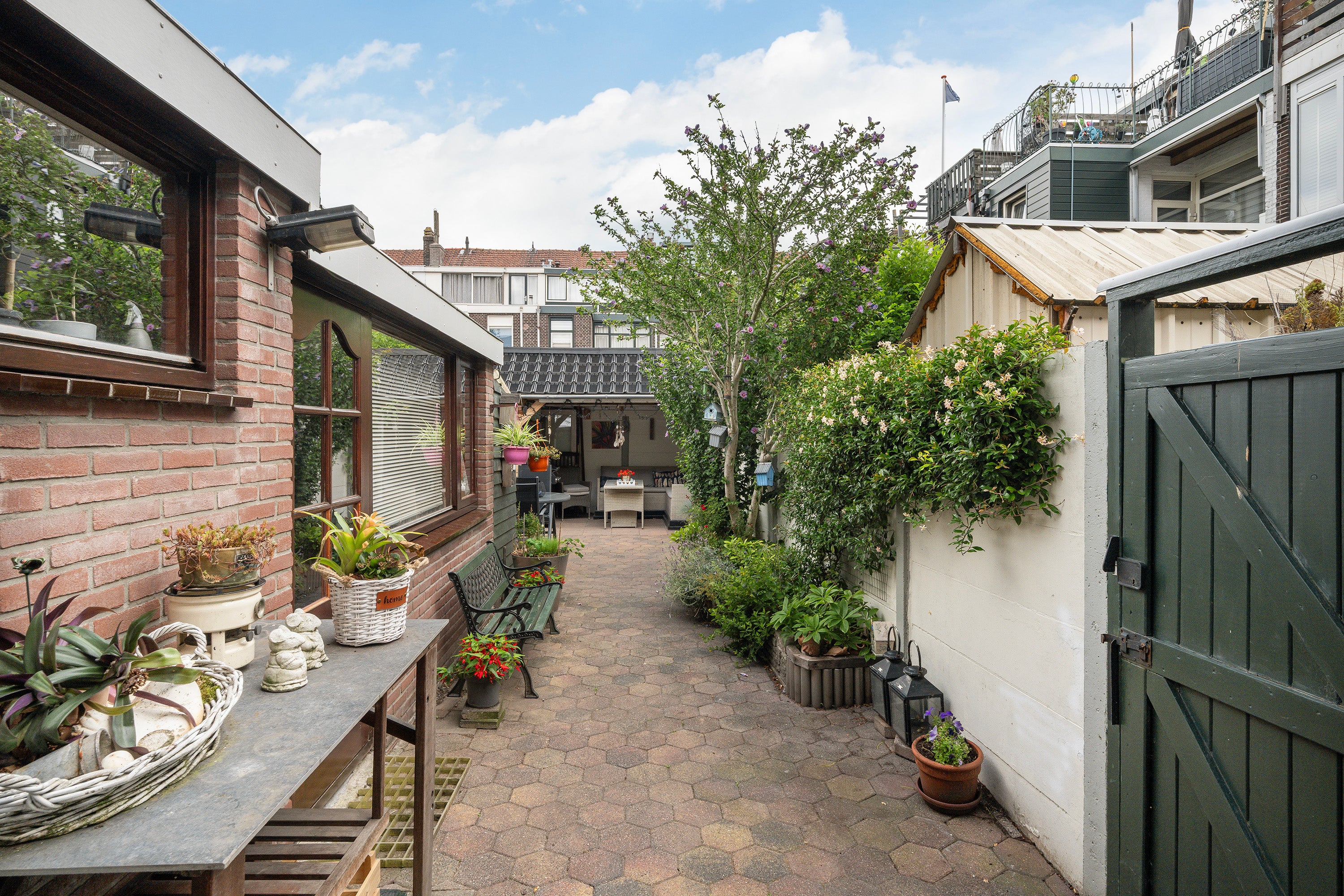 Tussenwoning te koop: Messchaertplein 6, Vlaardingen