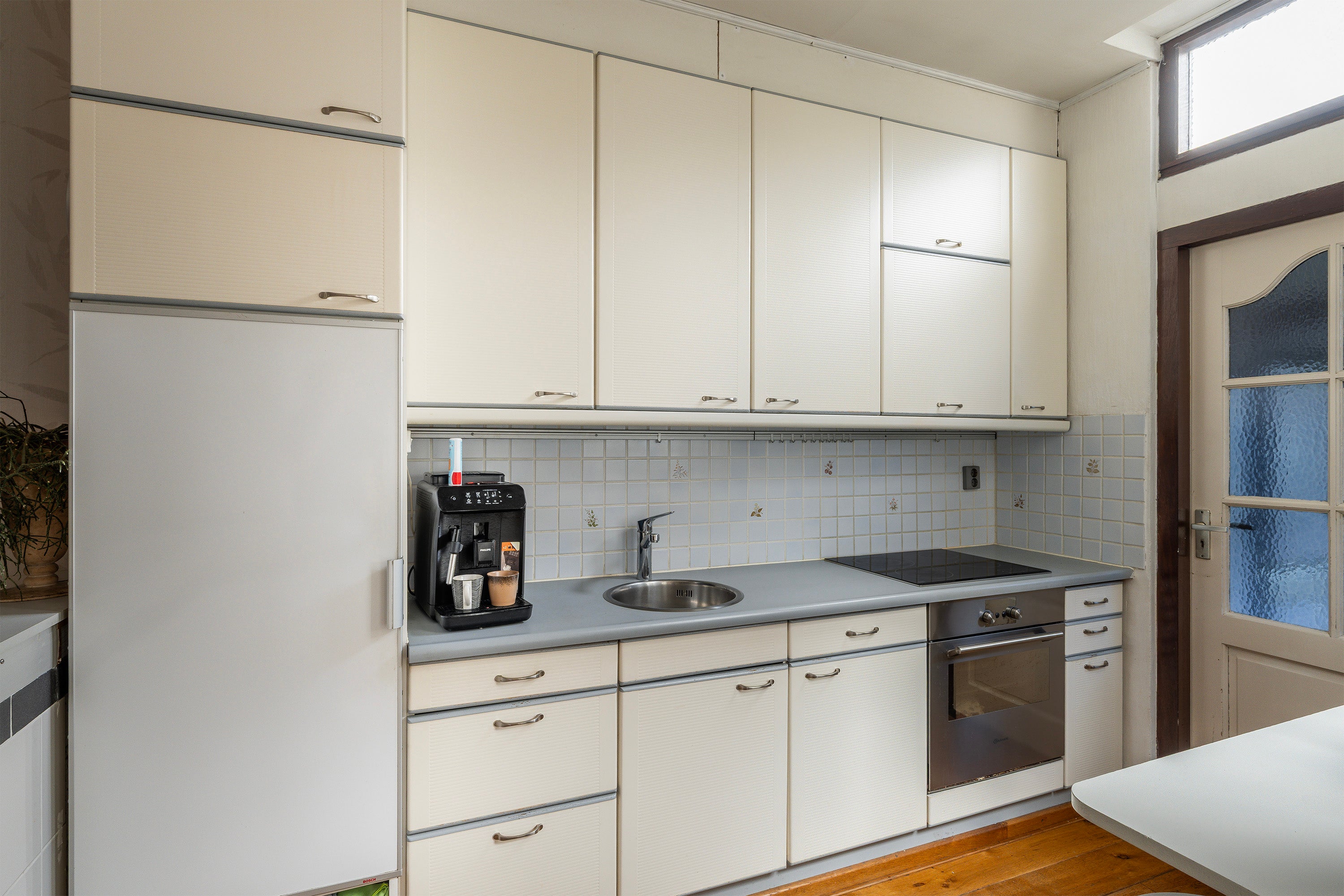 Tussenwoning te koop: Messchaertplein 6, Vlaardingen