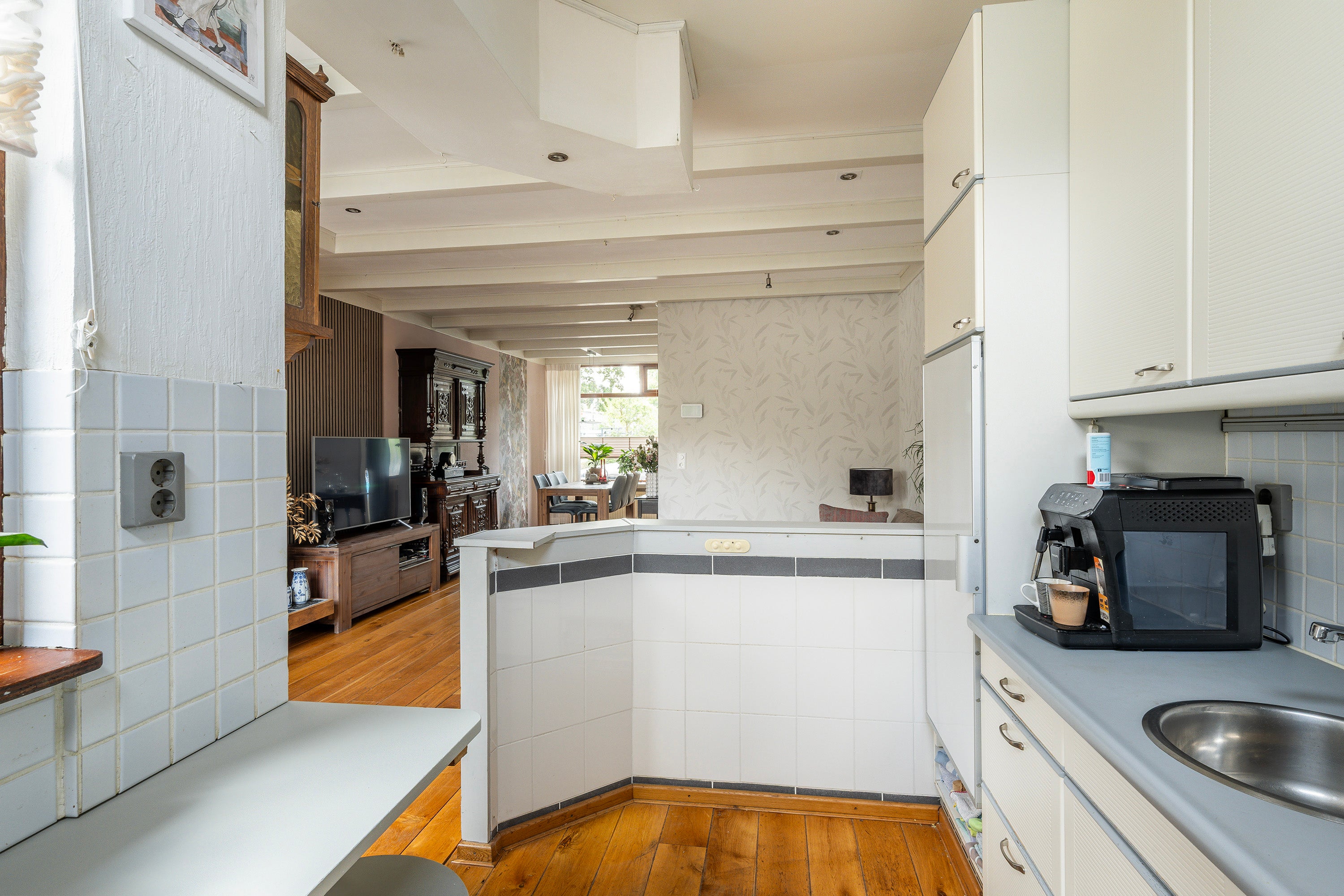 Tussenwoning te koop: Messchaertplein 6, Vlaardingen