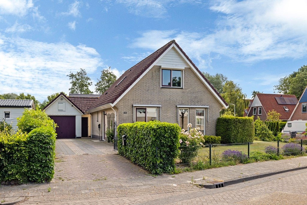 Huis Gerben van Tuinenstraat 35 in St.-Jacobiparochie