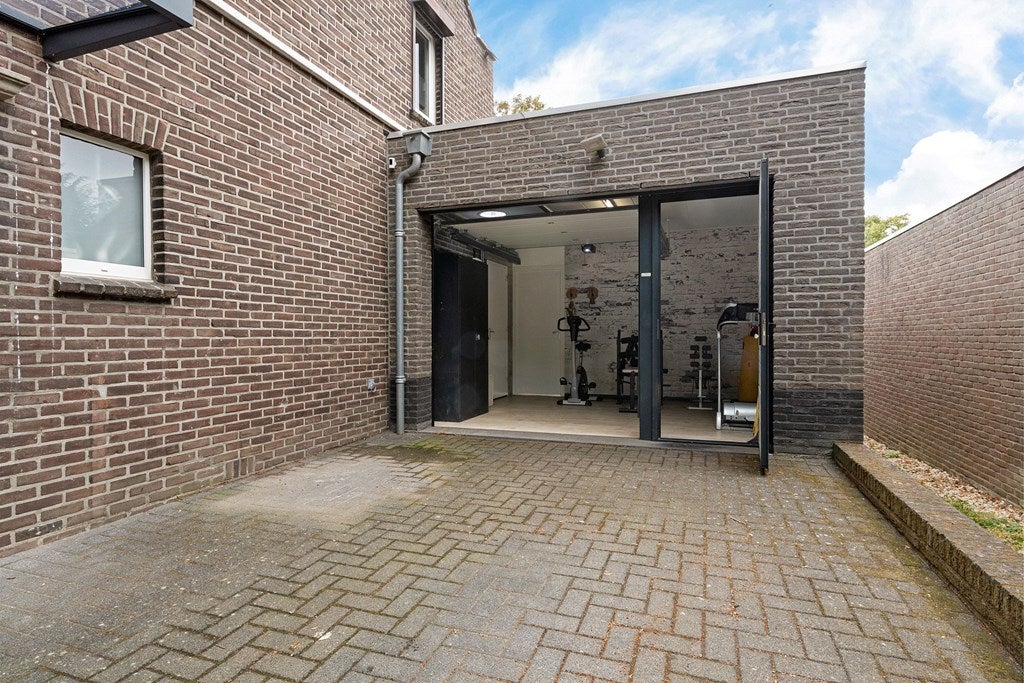 Twee-onder-één-kap te koop: Dr. Ariënsstraat 12, Sittard