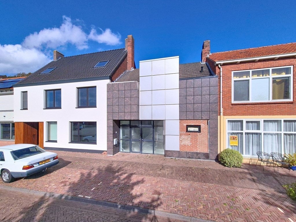 Huis Dorpsplein 29 in Schoondijke