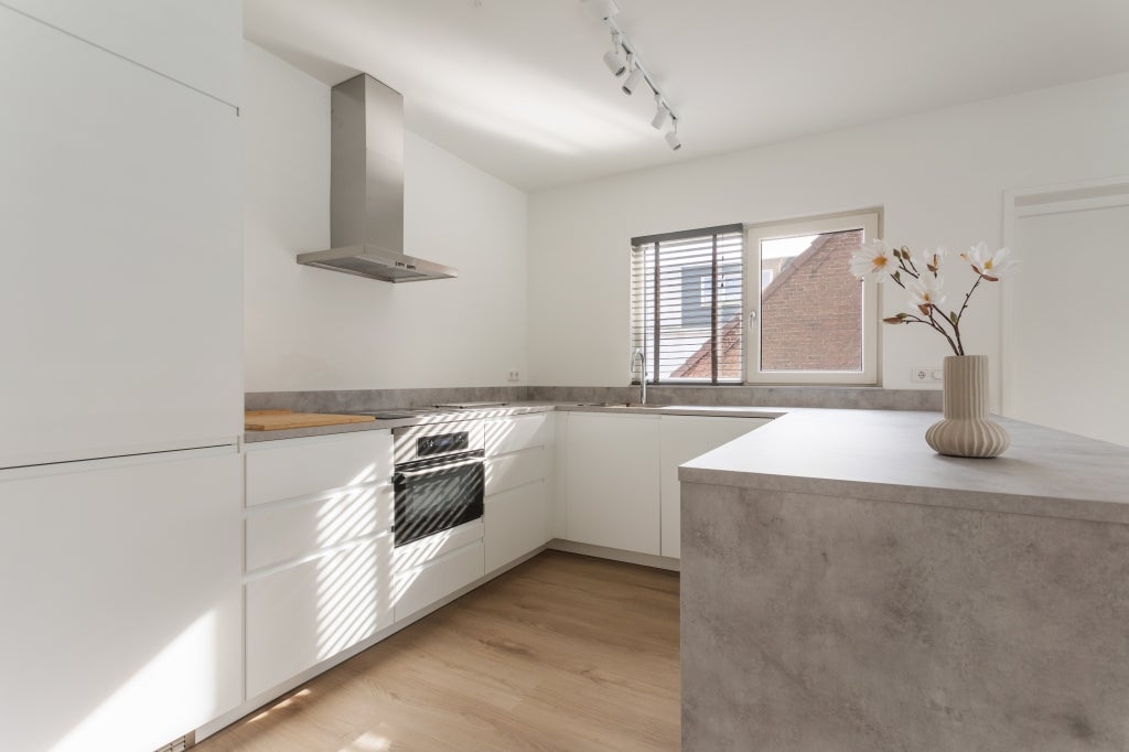 Woning te huur: Stationsstraat, Rijen