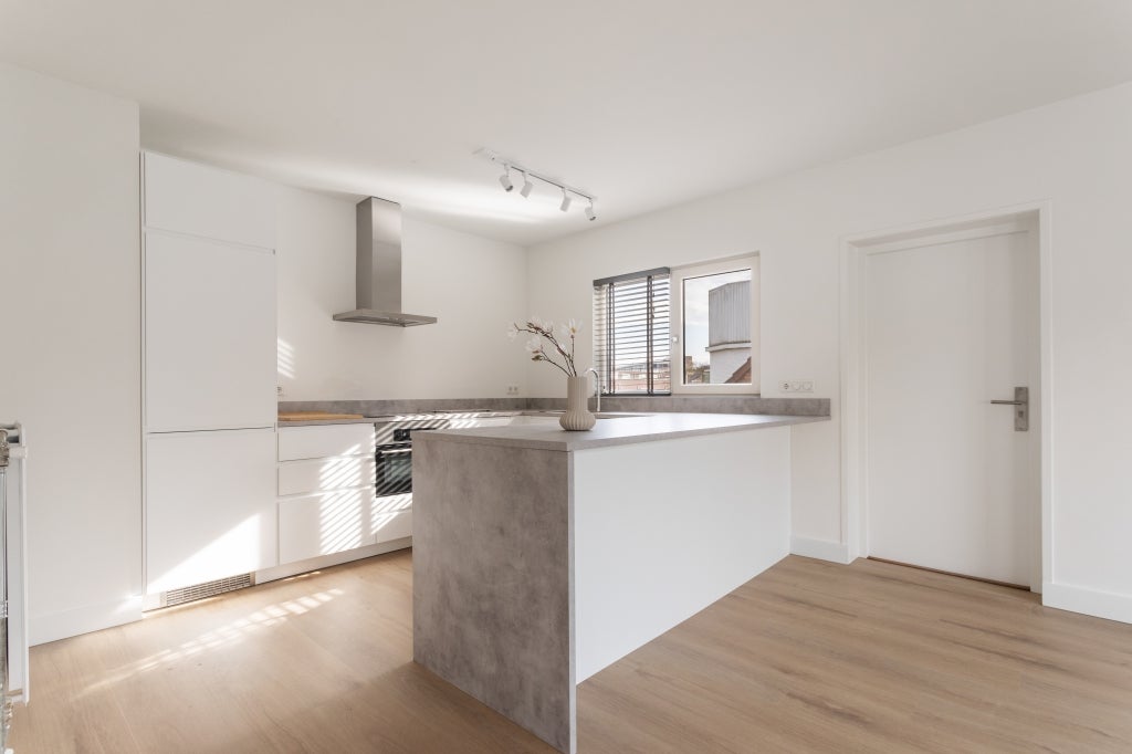 Woning te huur: Stationsstraat, Rijen