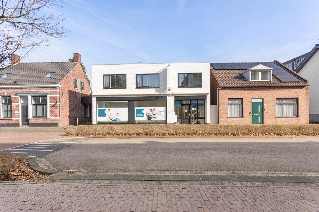 Woning te huur: Stationsstraat, Rijen