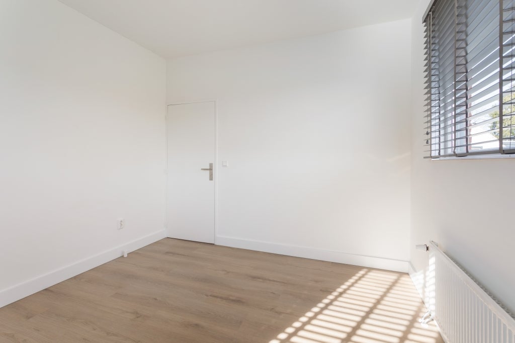 Woning te huur: Stationsstraat, Rijen