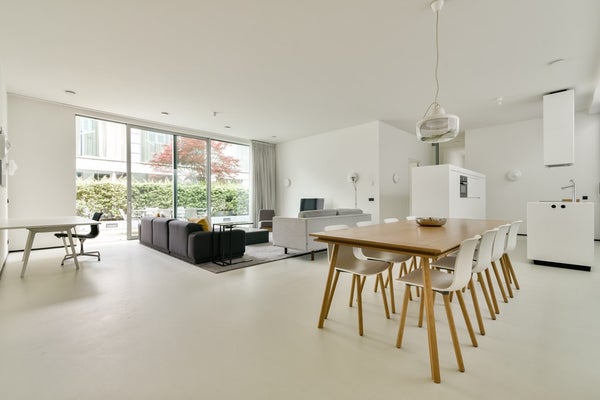 Flat Valkenburgerstraat in Amsterdam