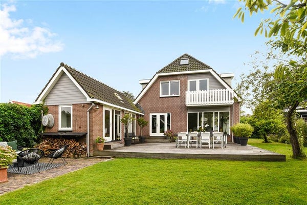 Huis te koop van Beekstraat 93 in Landsmeer voor € 1.285.000 k.k.