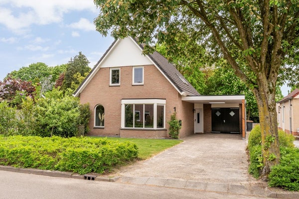 Ommeresstraat 1 in Ommen