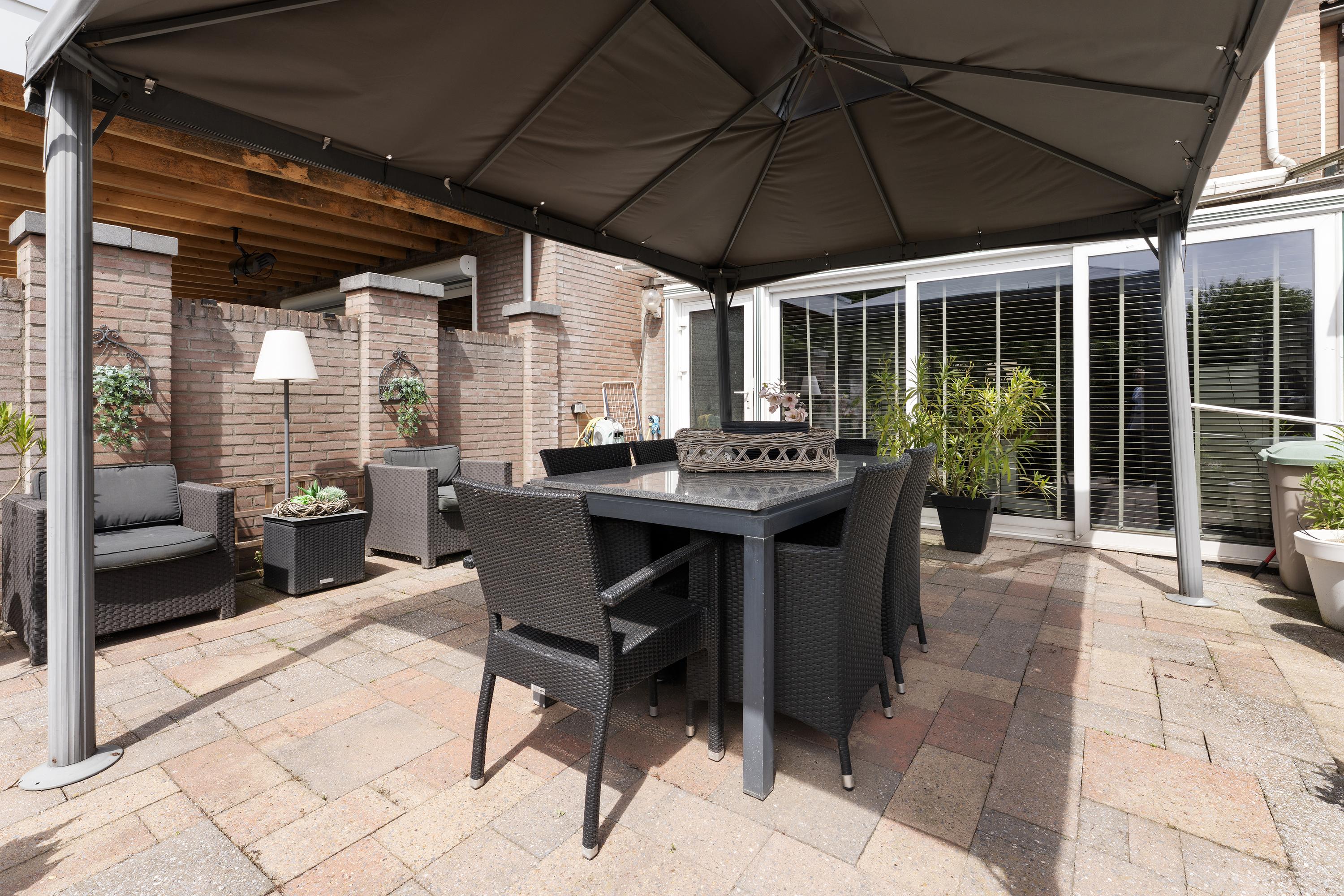 Tussenwoning te koop: Eemstraat 23, Heerlen