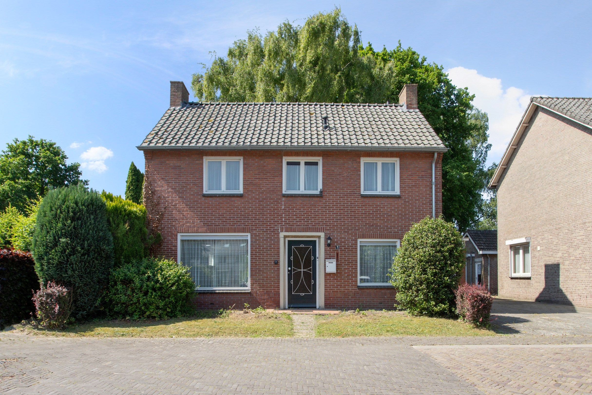 Huis Valensplein 1 in Hoogeloon