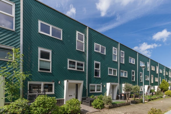 Frederiksveld 15 in Nieuw-Vennep