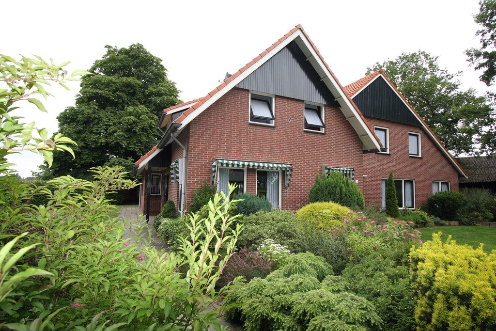 Huis Velinksweg 18 in Reutum