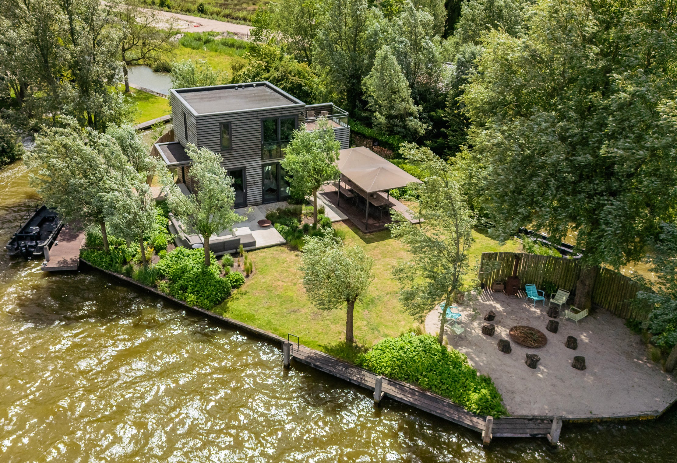 Huis Paradijsweg 102 A102 in Ter Aar