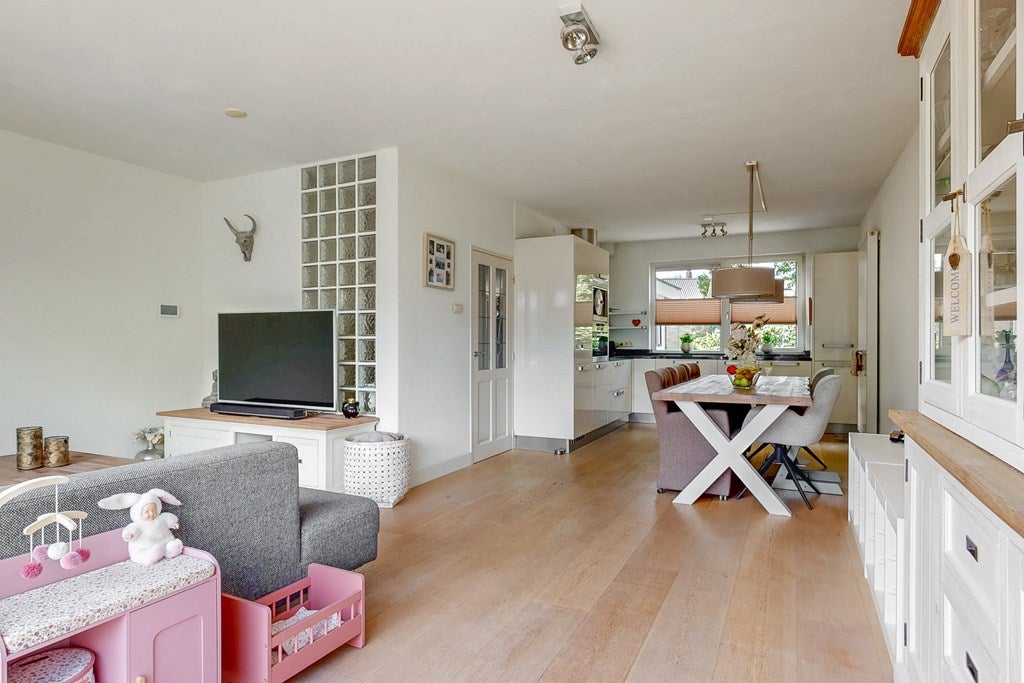 Tussenwoning te koop: Schweitzerstraat 59, Kudelstaart