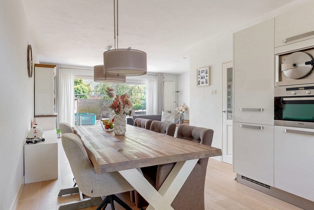 Tussenwoning te koop: Schweitzerstraat 59, Kudelstaart