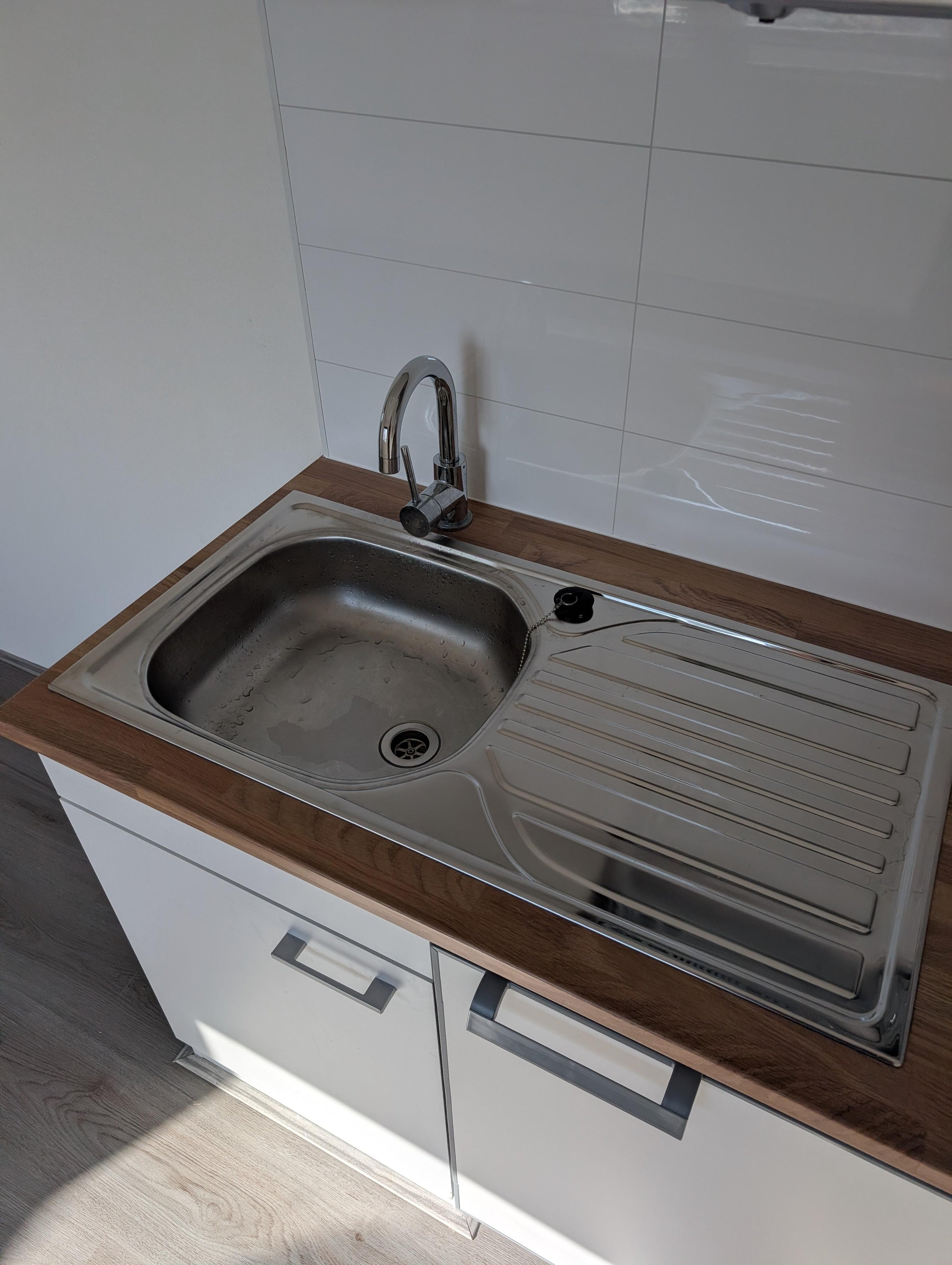 Kamer te huur: Vrouwenweg 52-3, Leiden