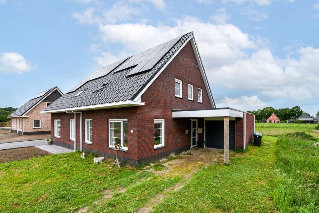 Huis Dwarstak 26 in Houtigehage