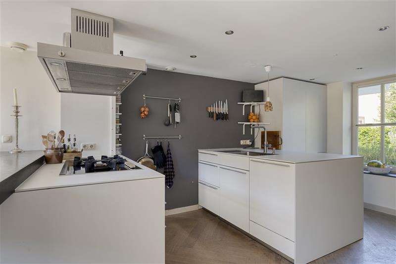 Appartement te koop: Karabiniersstraat 14, Haarlem
