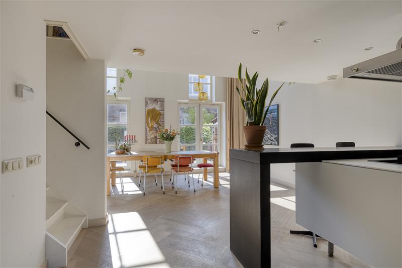 Appartement te koop: Karabiniersstraat 14, Haarlem