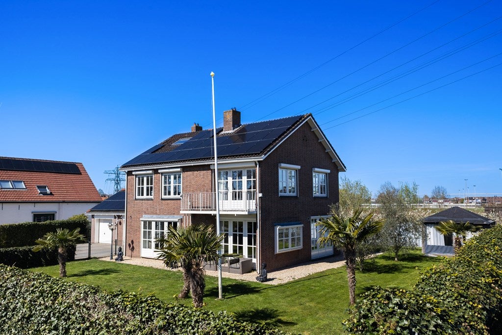 Huis Oud-Cromstrijensedijk OZ 44 a in Klaaswaal