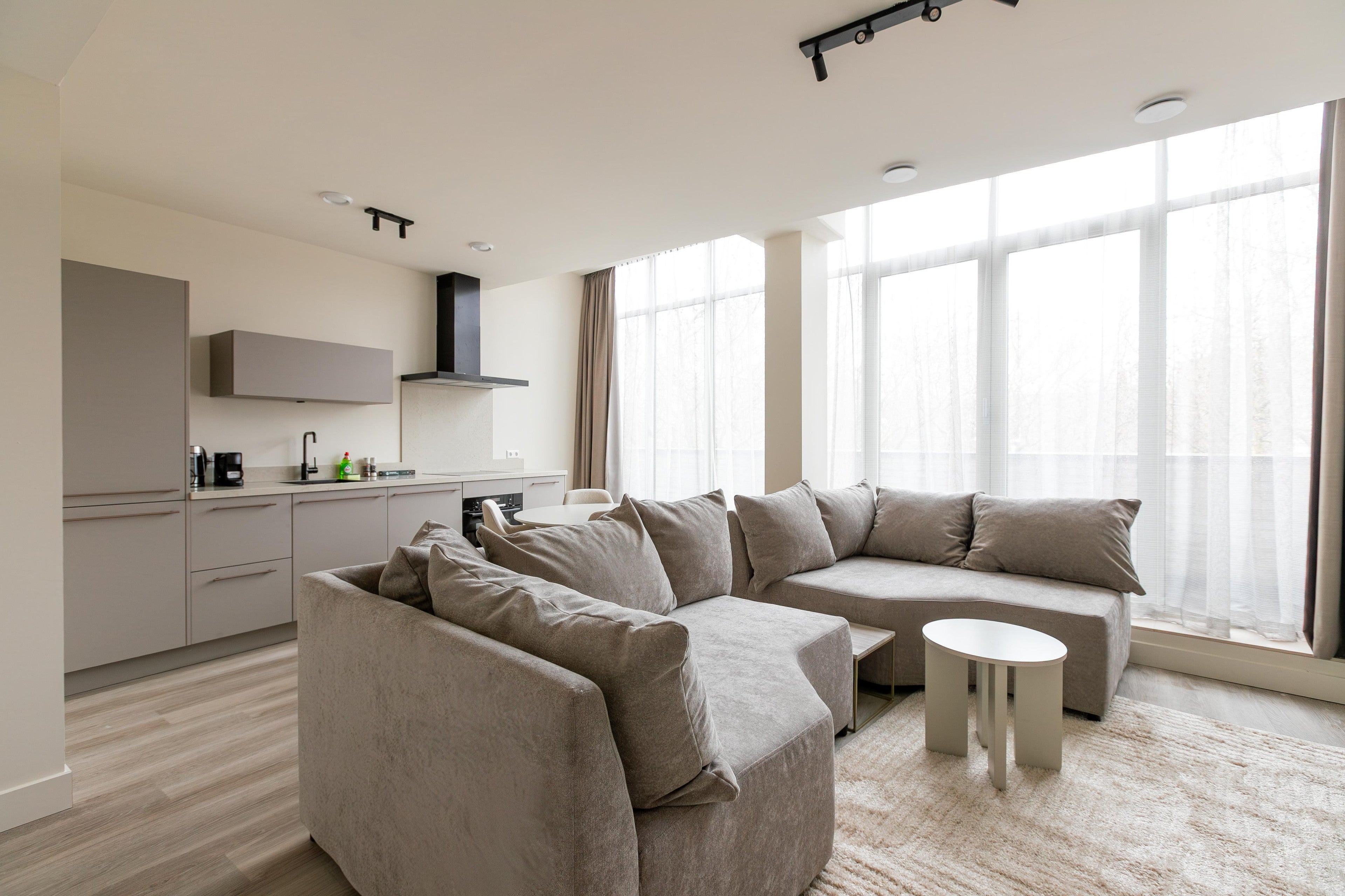 Flat Mathenesserlaan 210 N