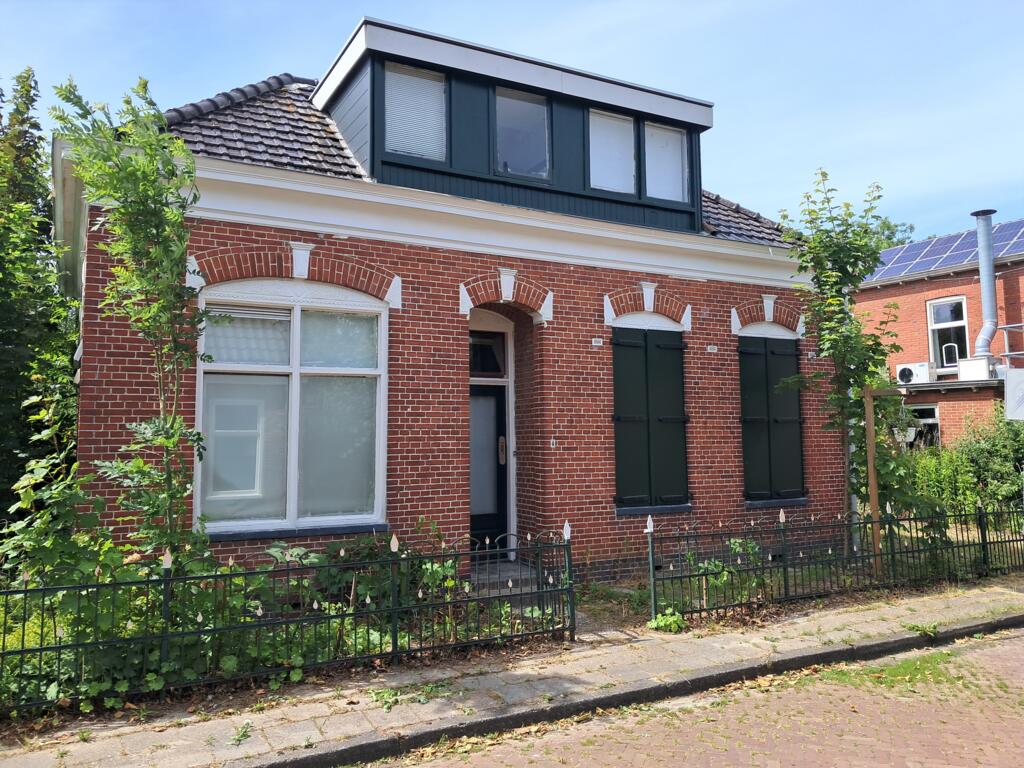 Vrijstaande woning te koop: St. Jansstraat 4, Kloosterburen