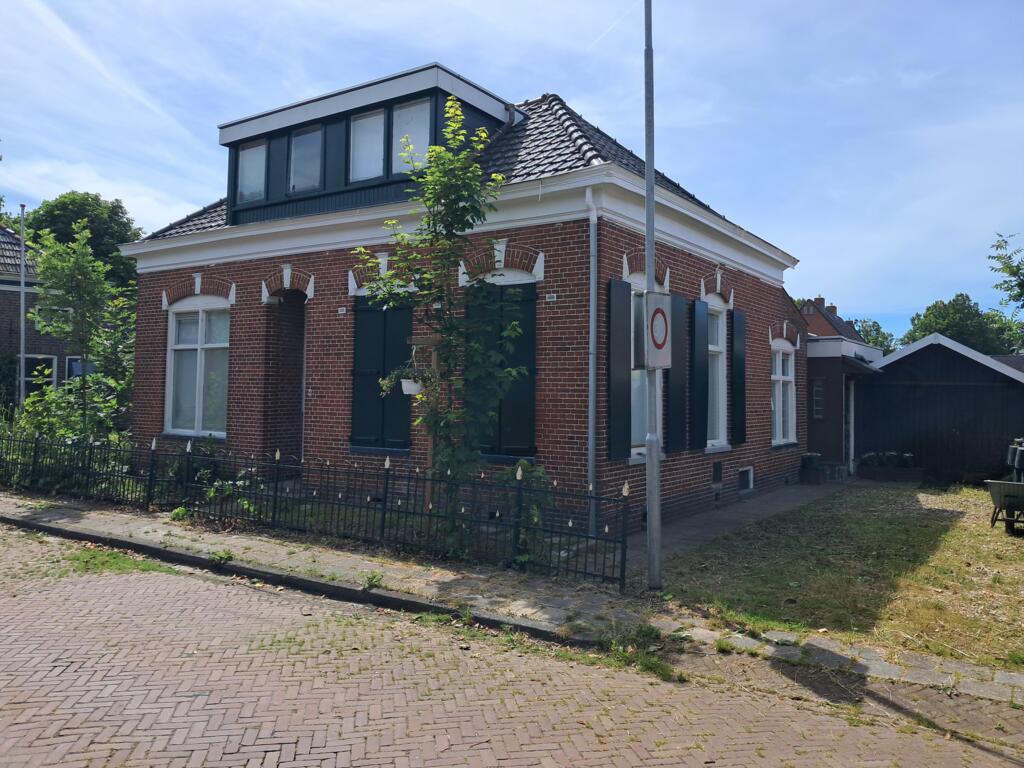 Vrijstaande woning te koop: St. Jansstraat 4, Kloosterburen