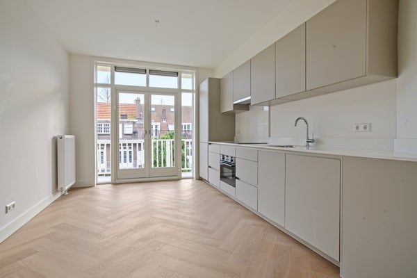 Appartement Van Tuyll van Serooskerkenweg in Amsterdam