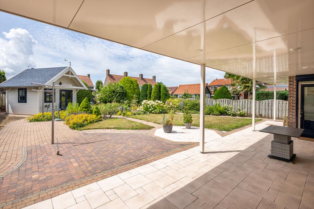 Vrijstaande woning te koop: Schoolstraat 7, Stellendam