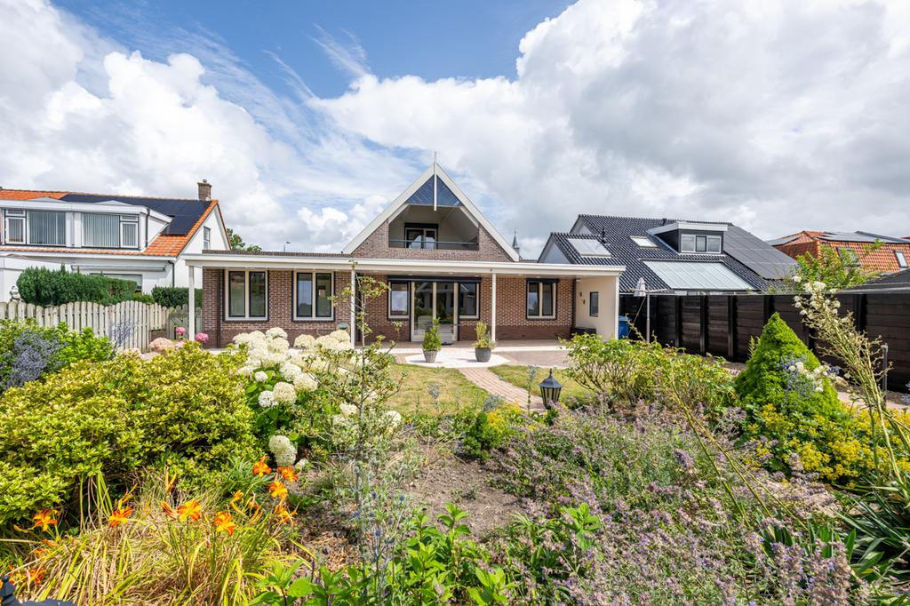 Vrijstaande woning te koop: Schoolstraat 7, Stellendam
