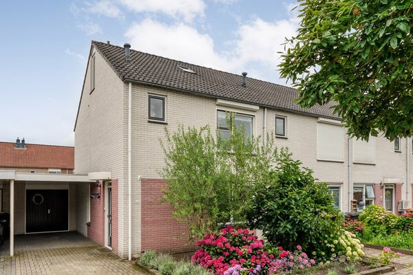 Boterbloem 132 in Hardenberg