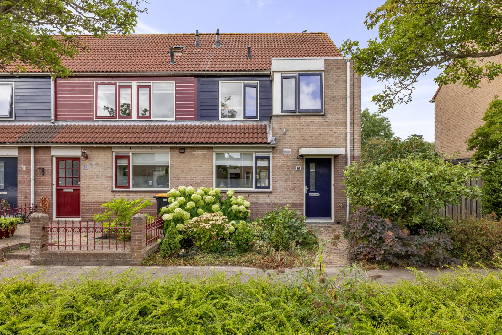 Huis Henriëtte van der Meystraat 15 in Heemskerk