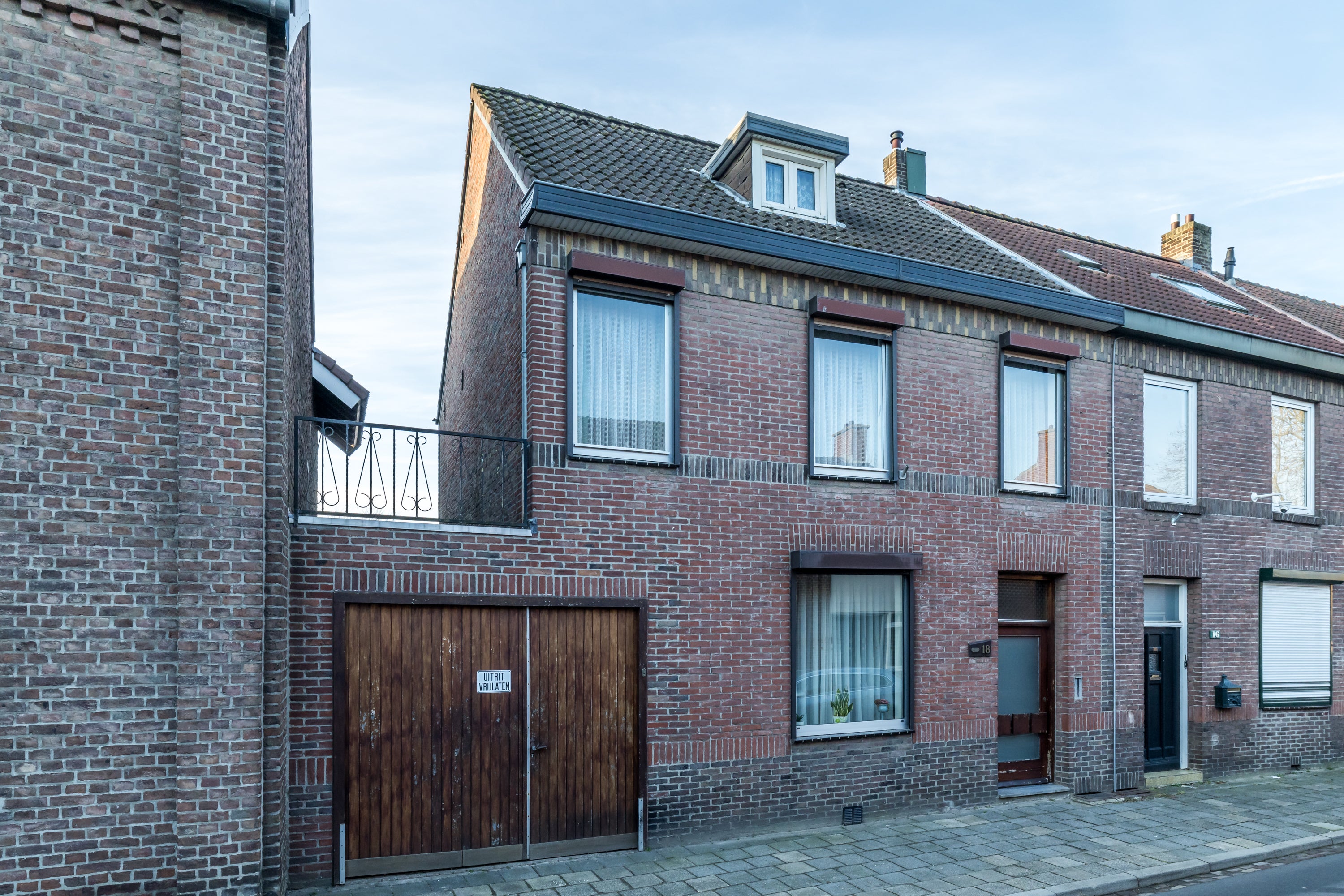 Huis Kanunnik van Nuijsstraat 18 in Schinveld