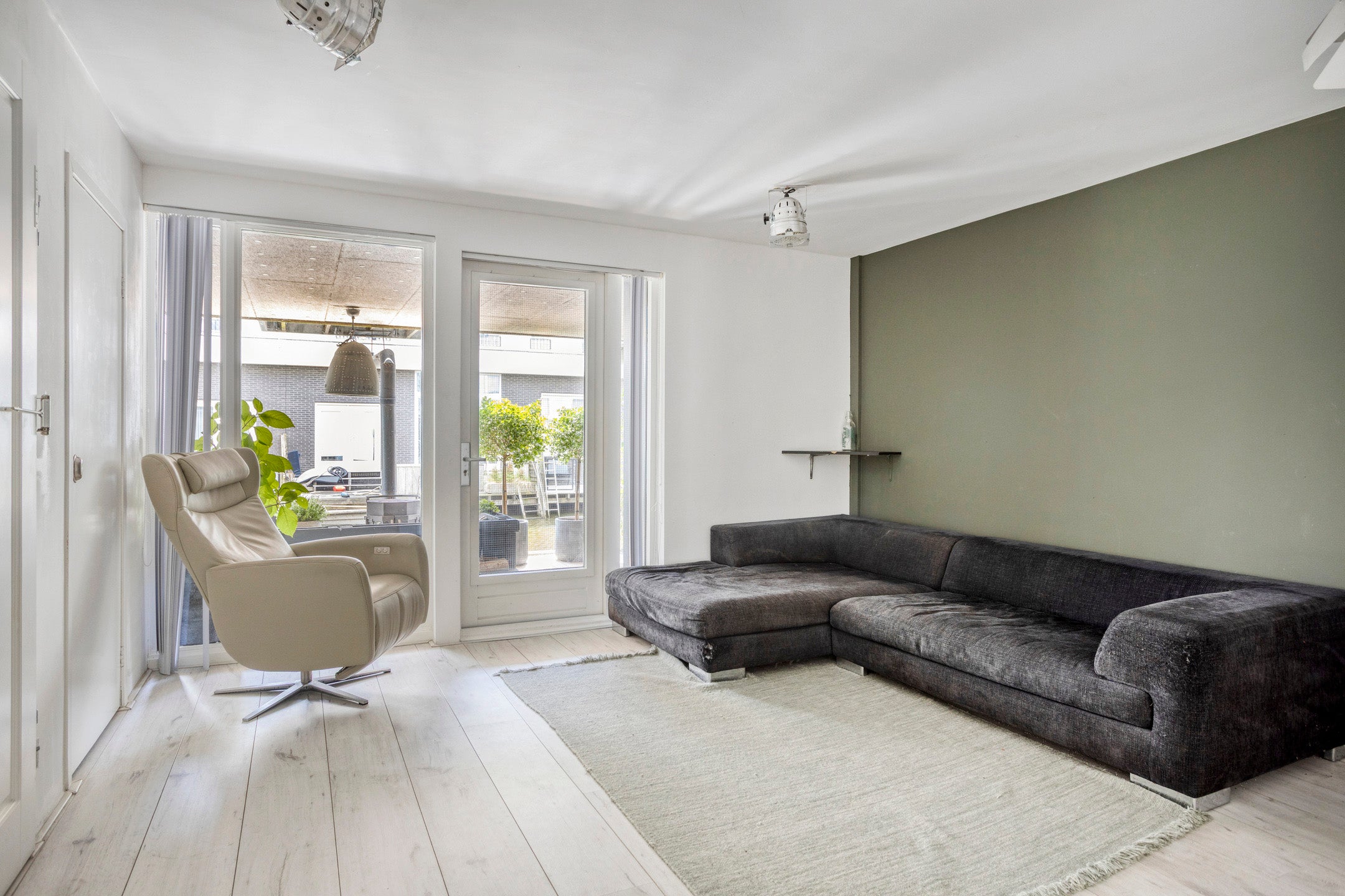 Tussenwoning te koop: Arubapier 49, Almere