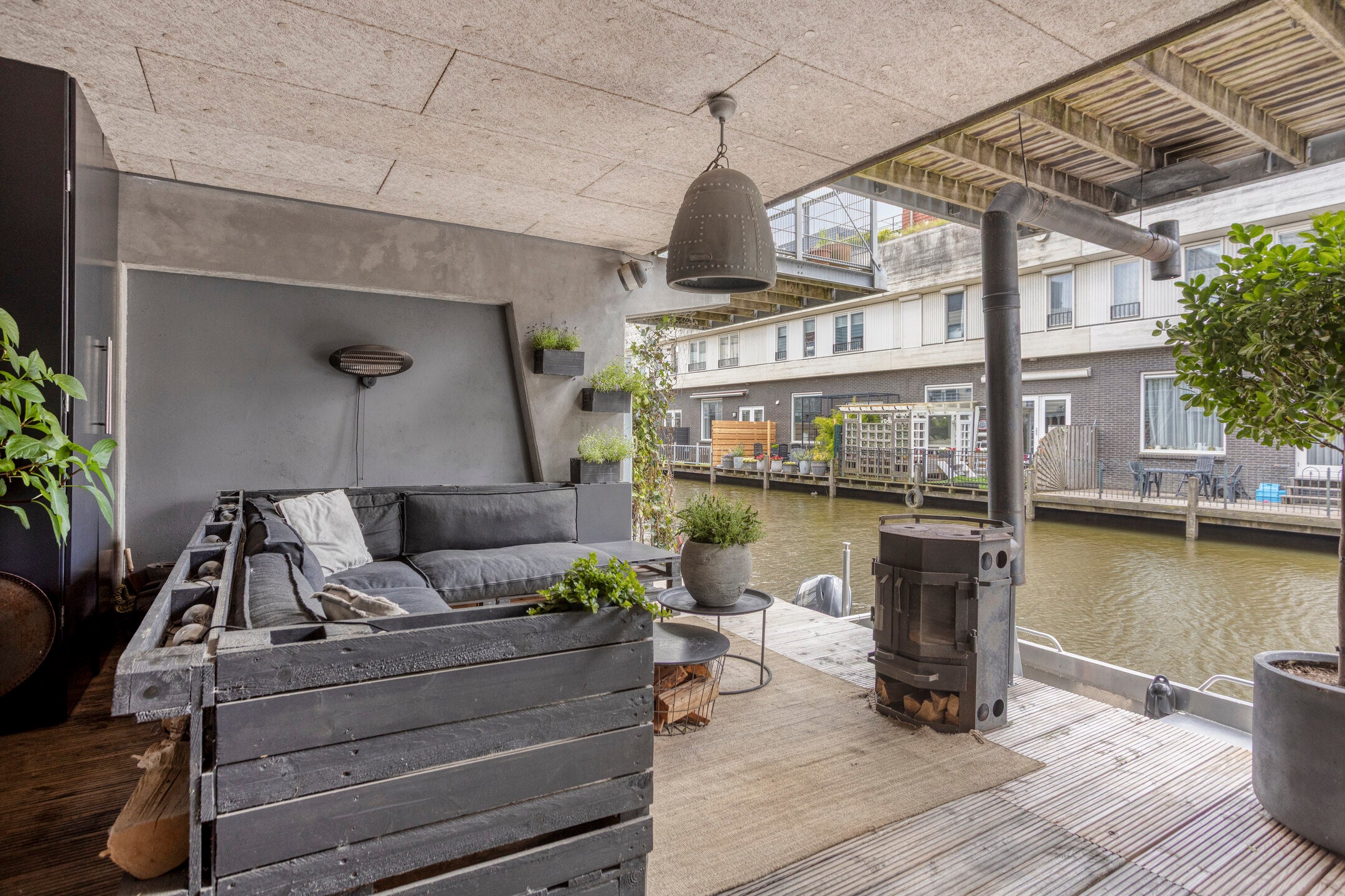 Tussenwoning te koop: Arubapier 49, Almere