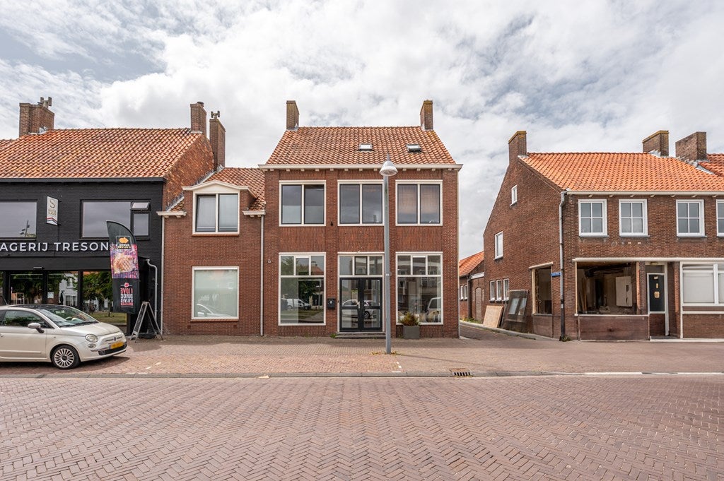 Huis Dorpsstraat 8 in Schoondijke