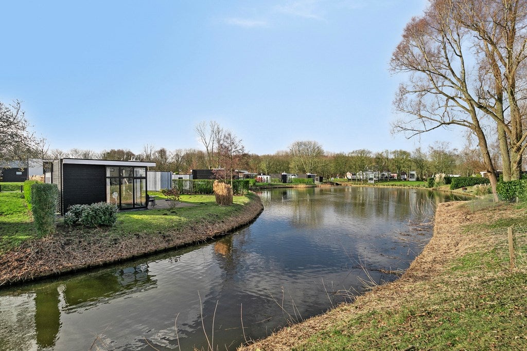 Huis Zuiderweg 2 94A in Halfweg