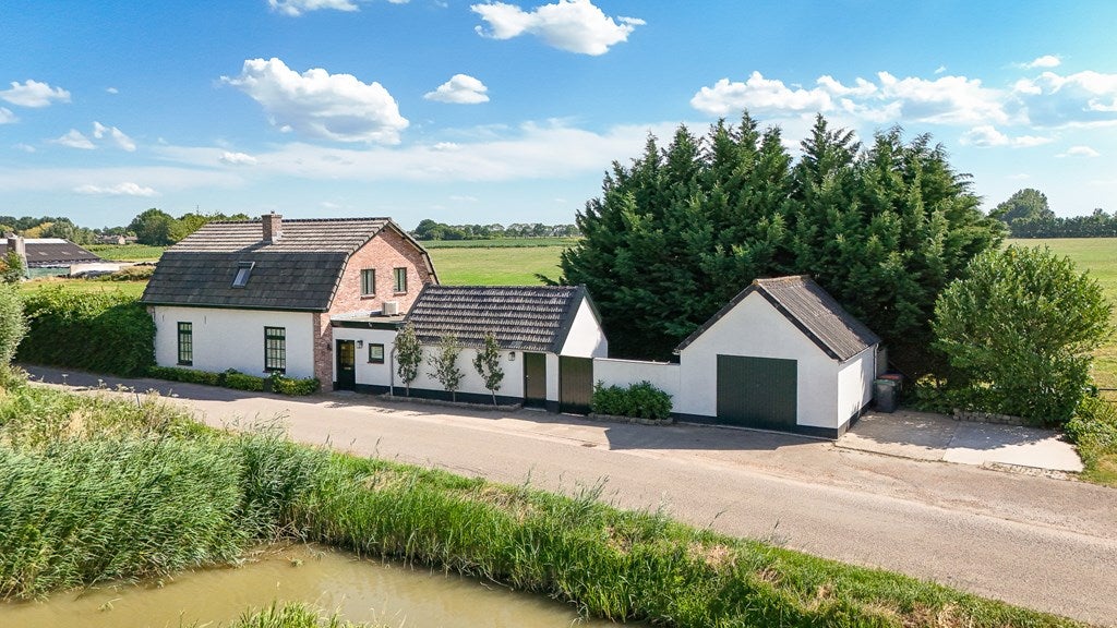 Huis Breezij 17 in Rhenoy