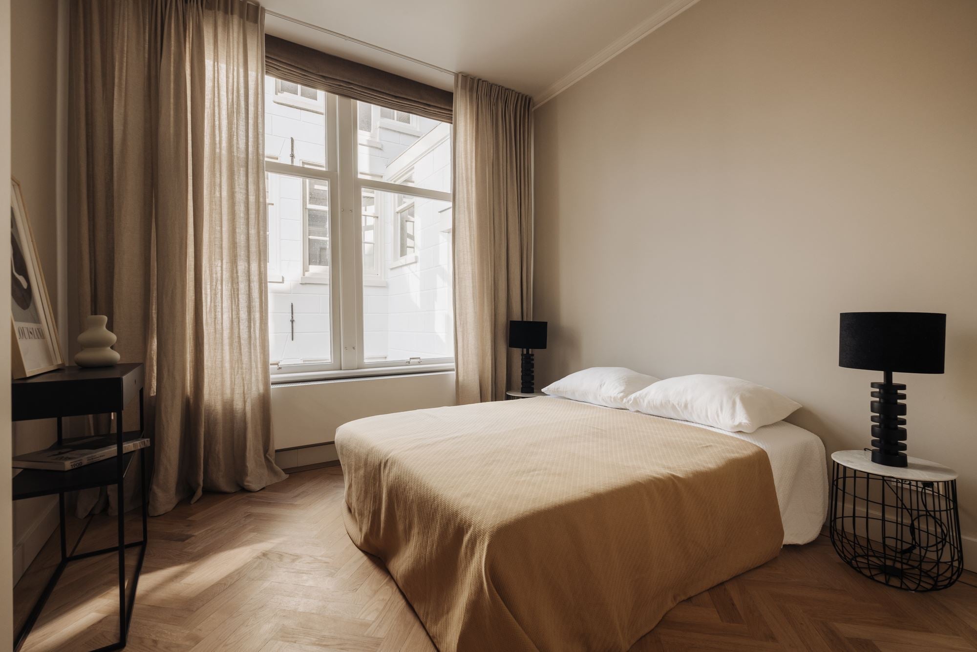 Woning te huur: Kromme Waal, Amsterdam