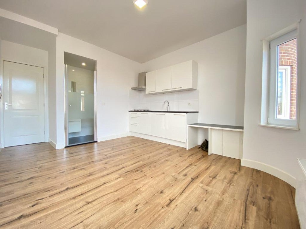 Woning te huur: Larensestraat 111STUDIO-2, 'S-Gravenhage