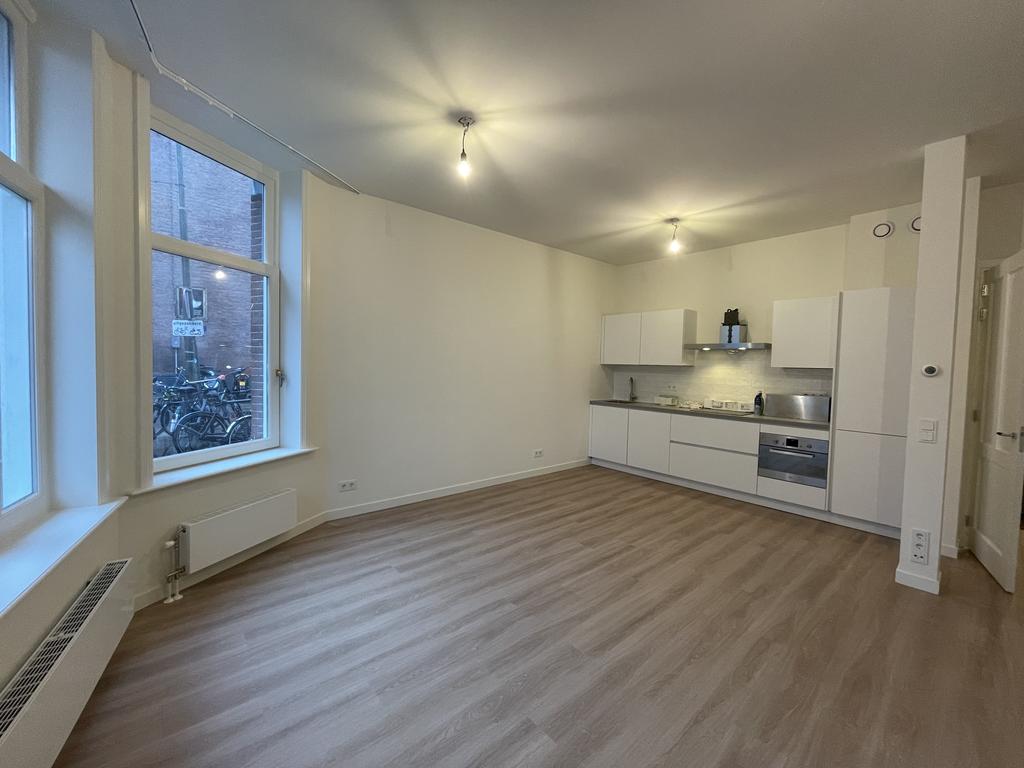 Appartement te huur: Amaliastraat 2H, Amsterdam