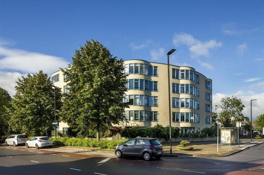 Appartement Aartsbisschop Romerostraat in Utrecht