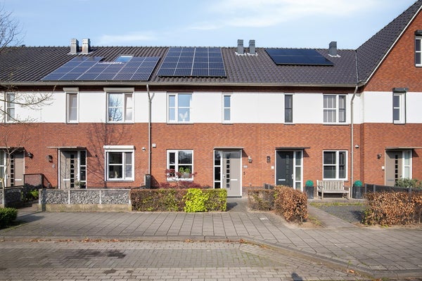 Overste J M Kolffstraat 6 in Kesteren