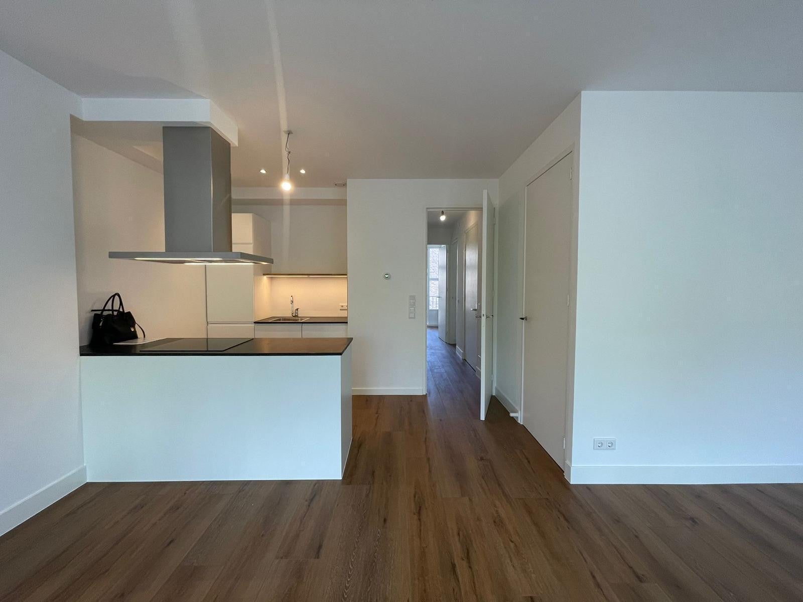 Woning te huur: Onderlangs, Amsterdam