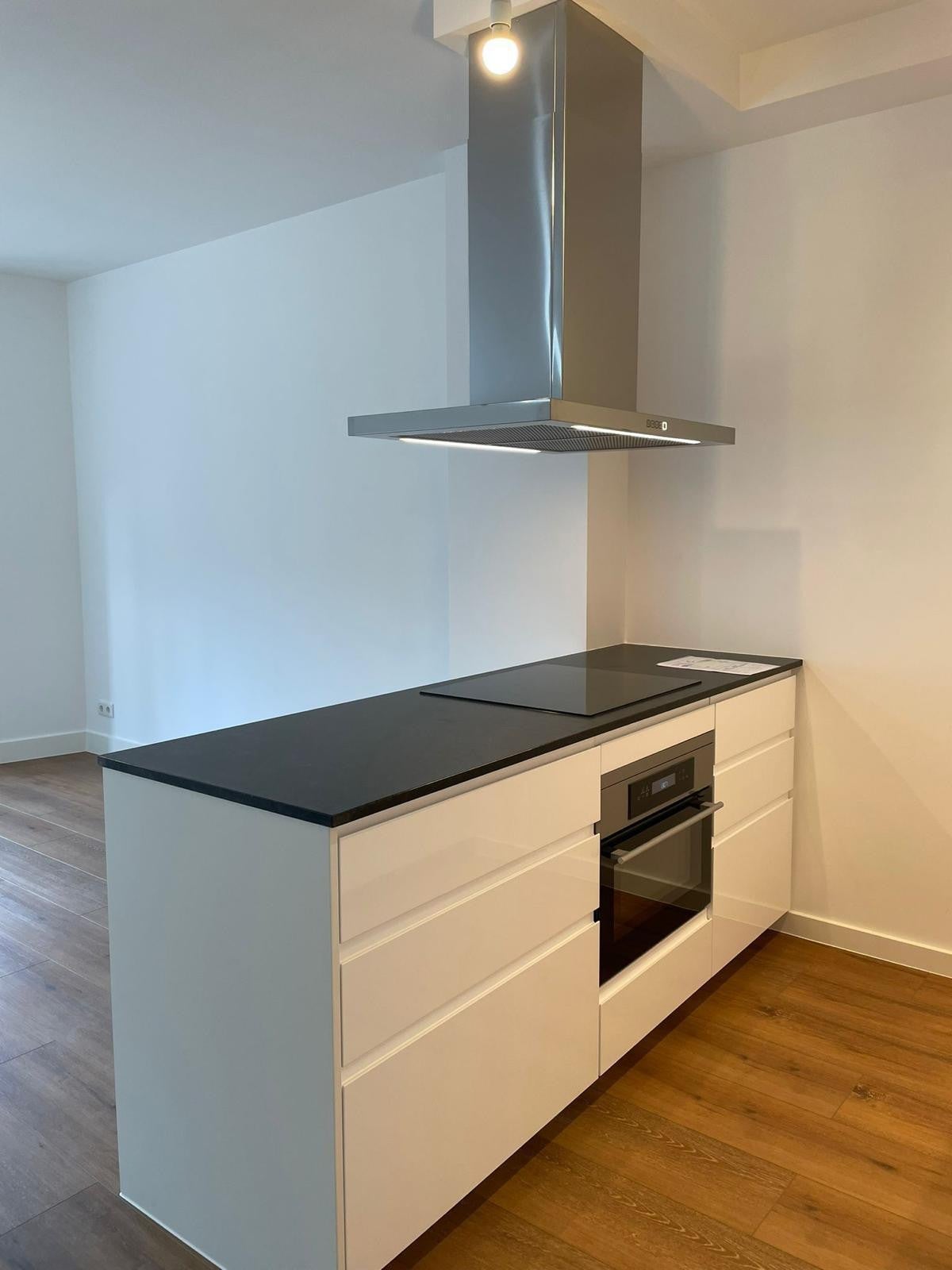 Woning te huur: Onderlangs, Amsterdam